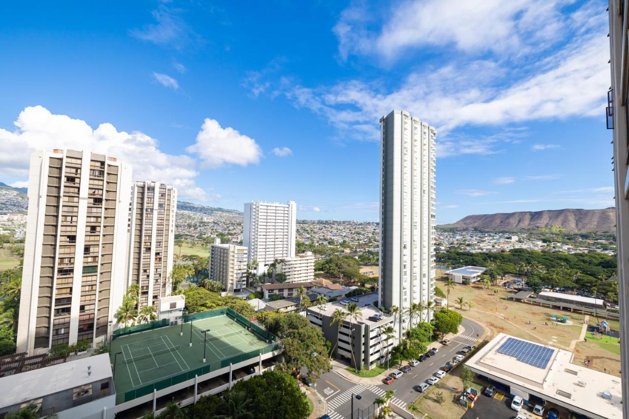 Beautiful Mountain View In Waikiki Sunset With Parking Honolulu Exterior foto